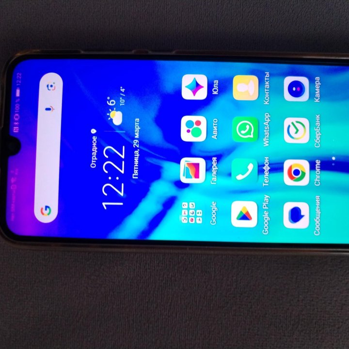 Смартфон Honor 20 e 4 / 64