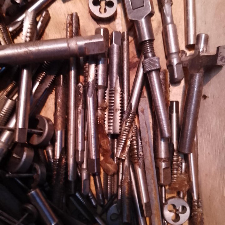 Плашки,метчики