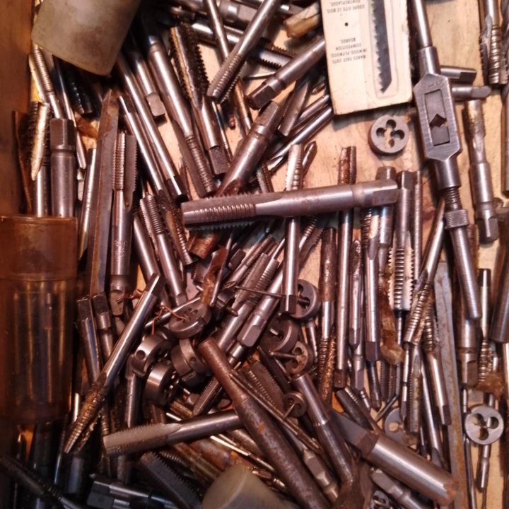 Плашки,метчики