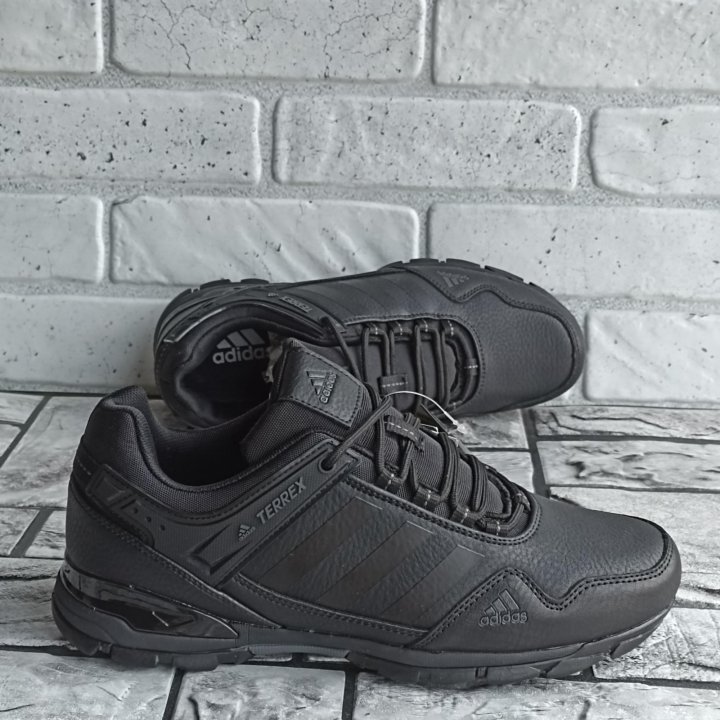 Кроссовки кожаные adidas terrex чёрные р6