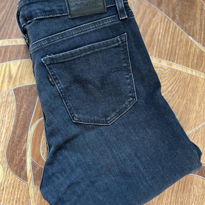 Джинсы Levi’s 712 28/32