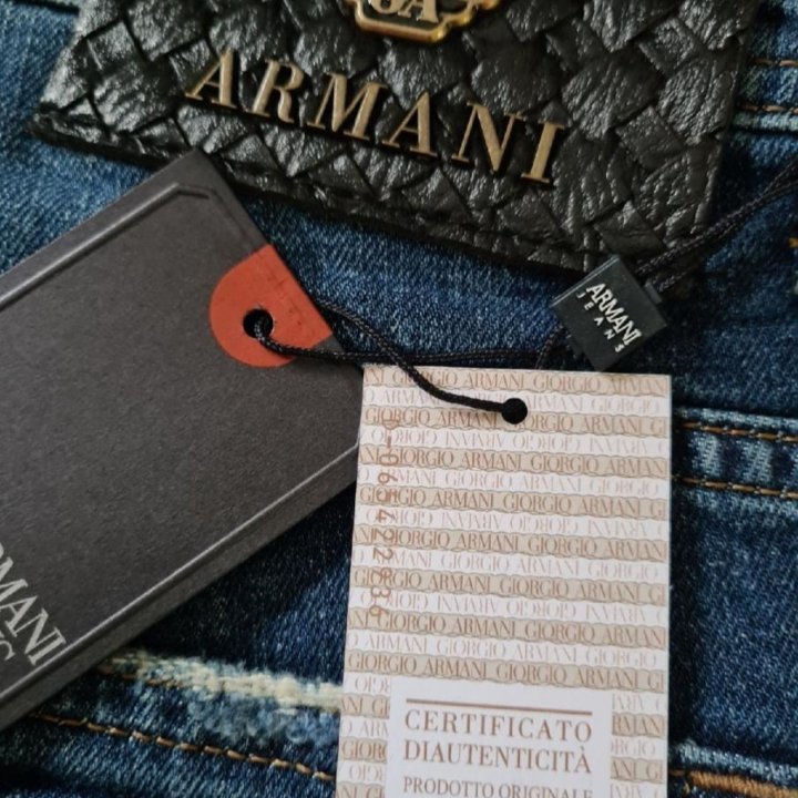 Италия, Джинсы ARMANI