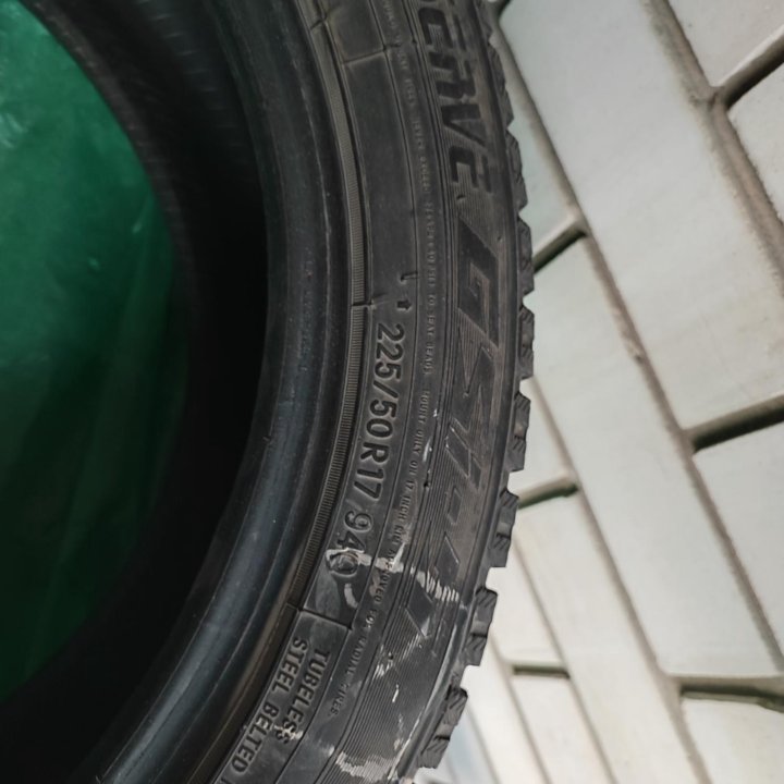 Toyo 225/50 R17 липучка