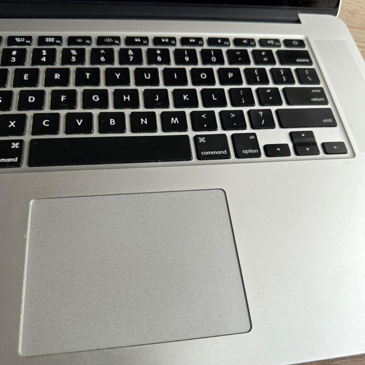 Идеальный Macbook Pro 15 2015, A1398, 200 циклов ,