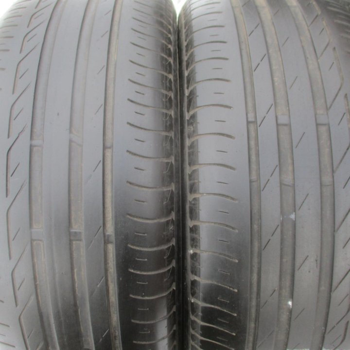 2шт. 215 \ 55 R17 Bridgestone Turanza T001