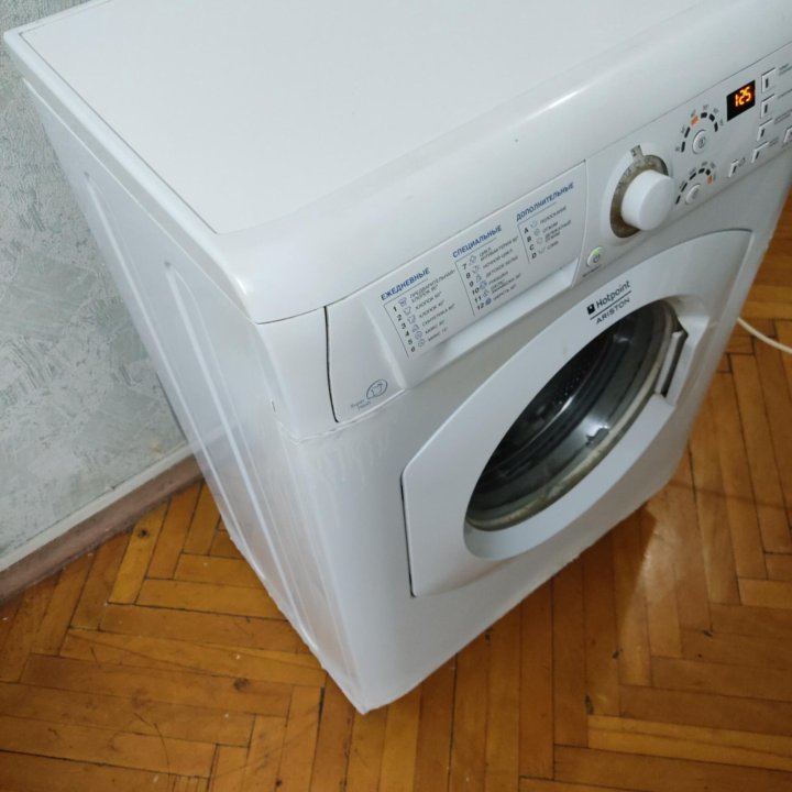 Стиральная Hotpoint Ariston 5 кг 1200 об