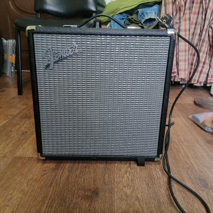 Басовый комбоусилитель Fender rumble 25 COMBO.