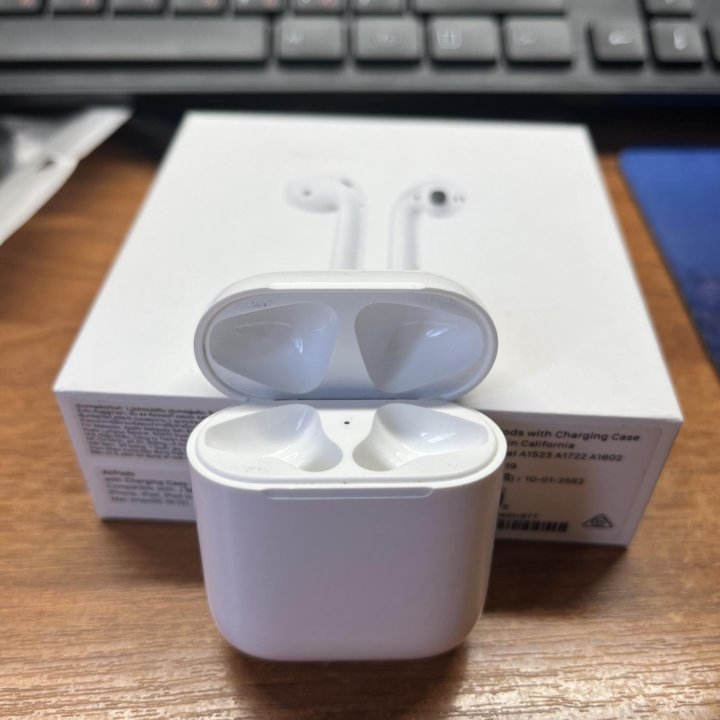 Наушники Apple AirPods