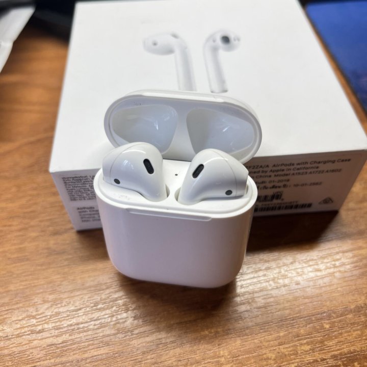 Наушники Apple AirPods