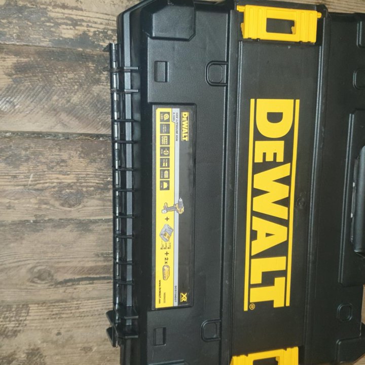 Шуруповерт DeWALT оригинал новый