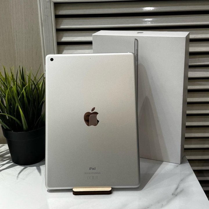 Apple iPad 2020 32Gb WiFi Silver акб 84%