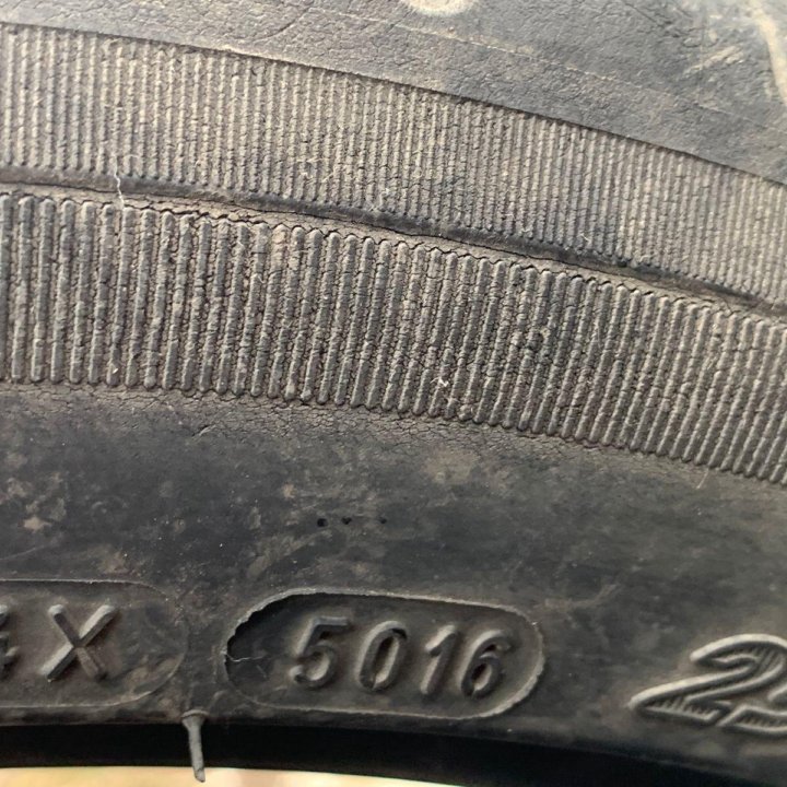 Michelin 235/45 R18