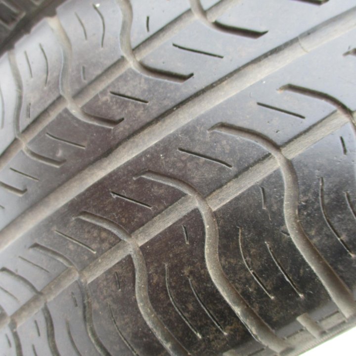 2шт. 185 \ 70 R14 Pirelli на дисках