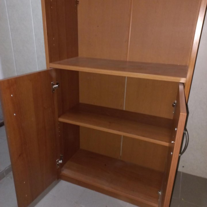 Офисный шкаф