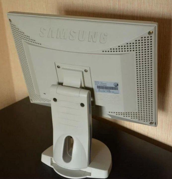 Монитор 15 дюймов Samsung 151s