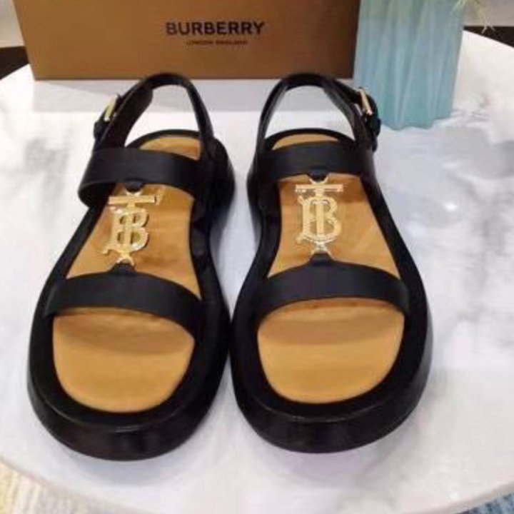 Сандалии burberry новые