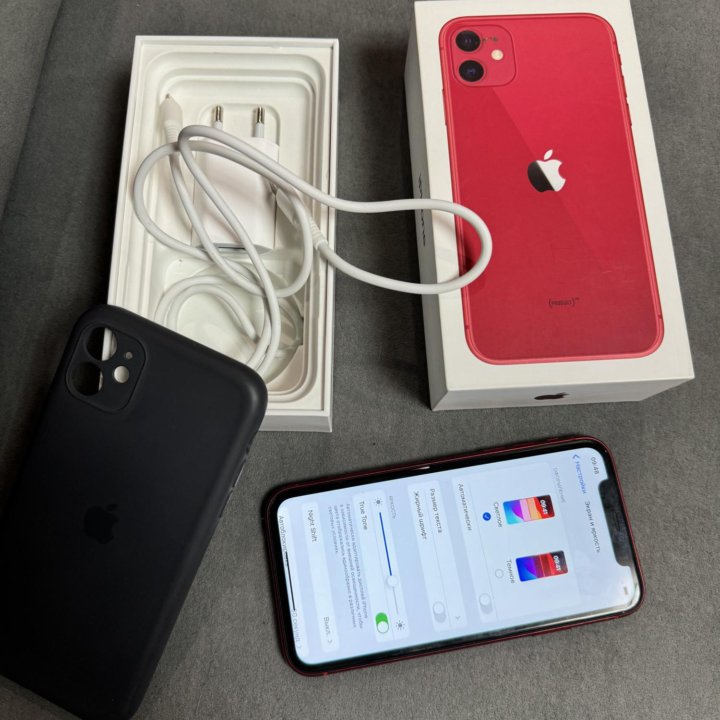 Продам iPhone 11 64Gb Red РСТ