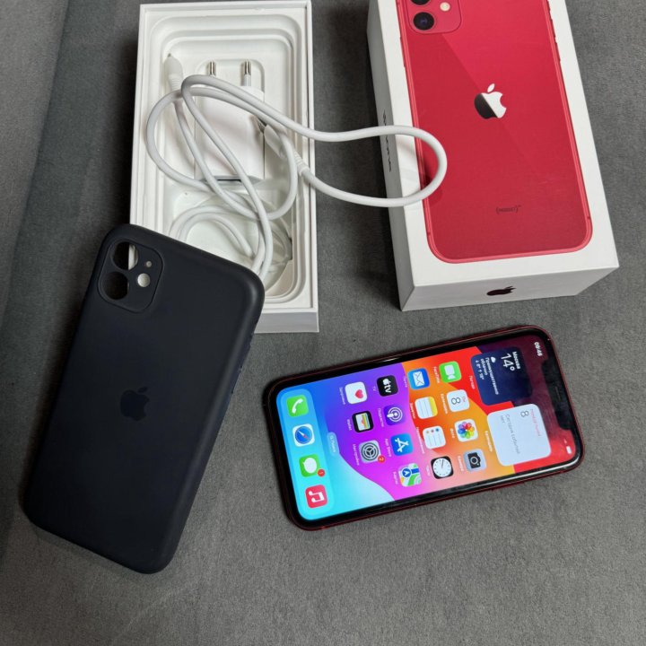 Продам iPhone 11 64Gb Red РСТ