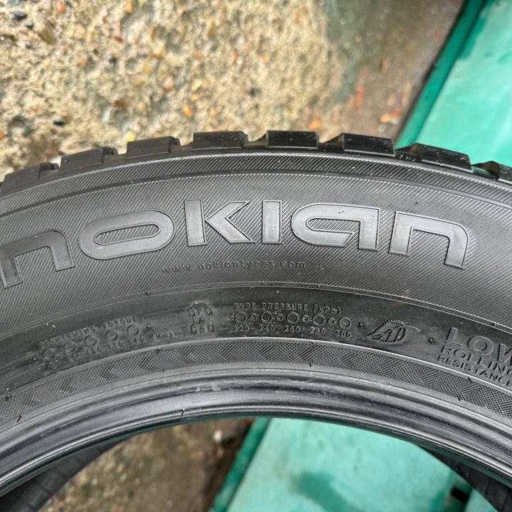 2шт. 225/65/17 NOKIAN HAKKA-8