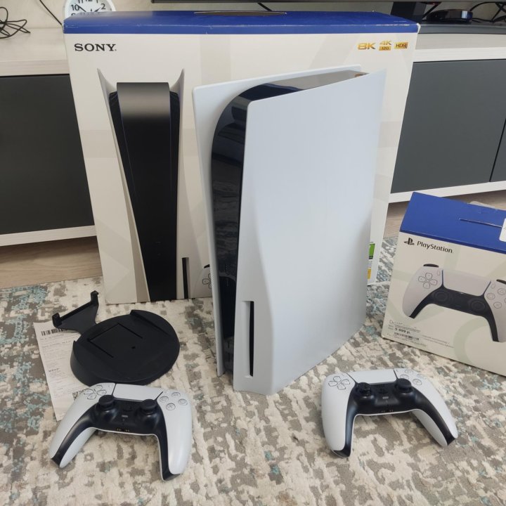 PS5 825Gb+2 джоя(как новая)