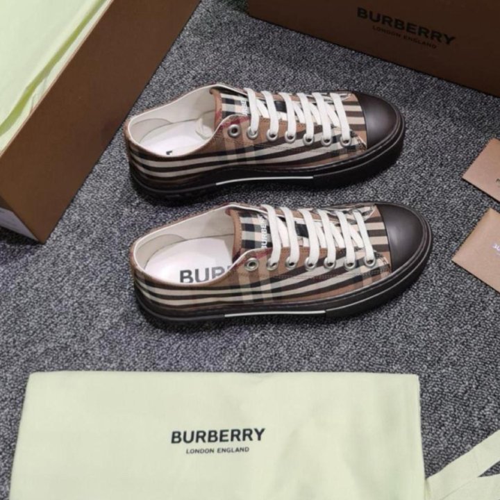 Burberry кеды новые оригинал