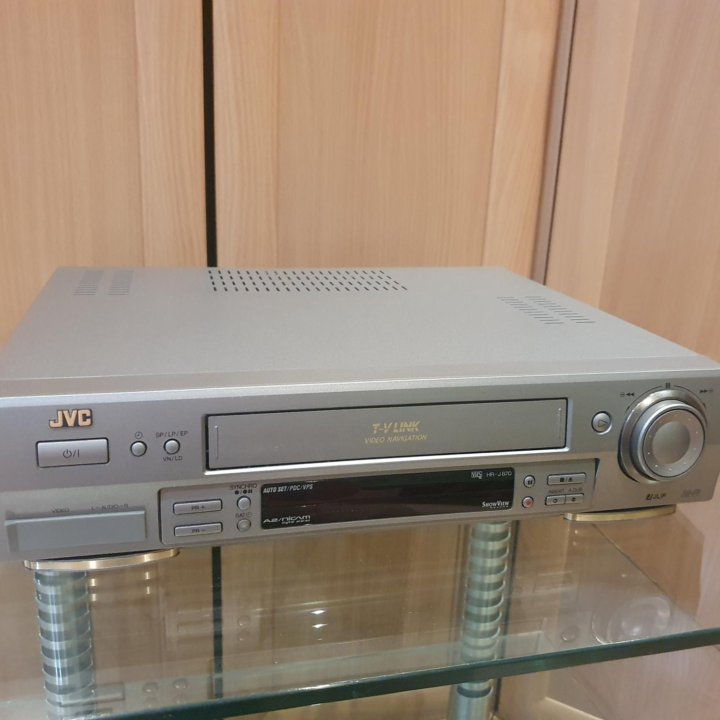 HI-Fi видеомагнитофон JVC HR-J870EU записывающий