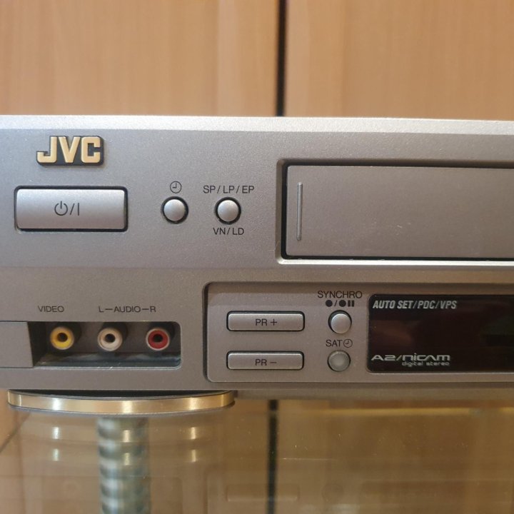 HI-Fi видеомагнитофон JVC HR-J870EU записывающий