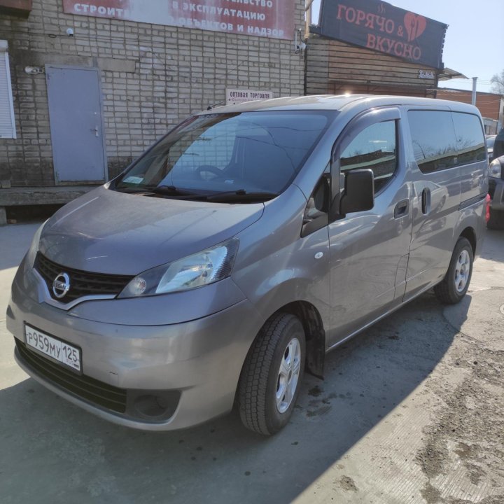 Nissan NV200, 2012