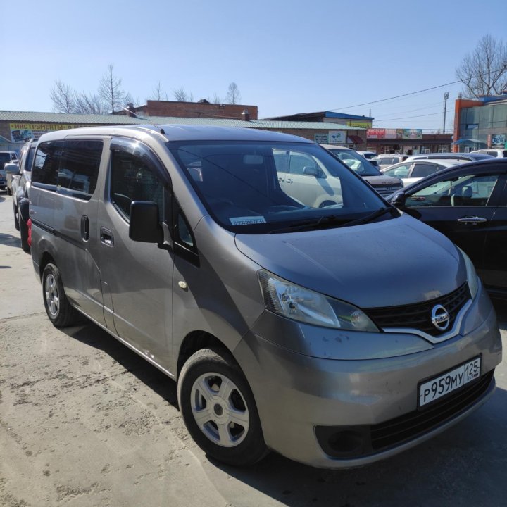 Nissan NV200, 2012