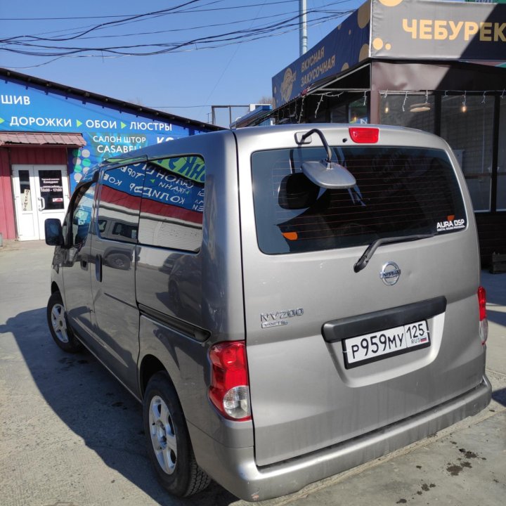 Nissan NV200, 2012