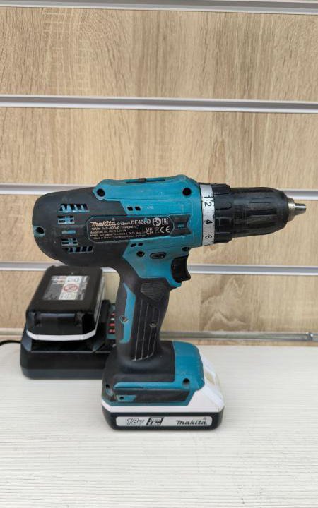 Шуруповерт Makita DF488D