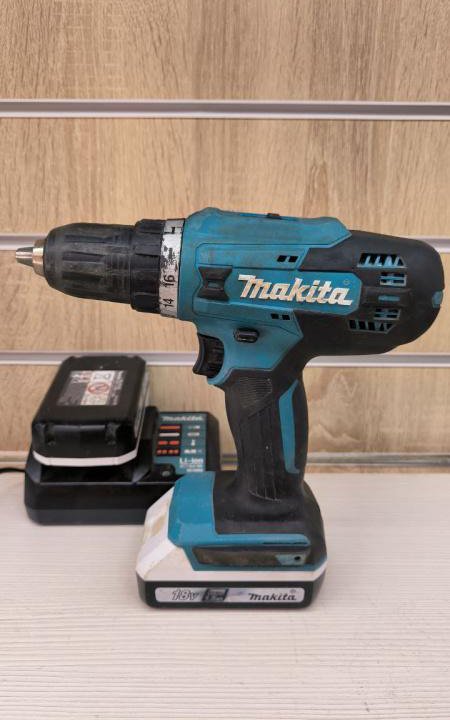 Шуруповерт Makita DF488D