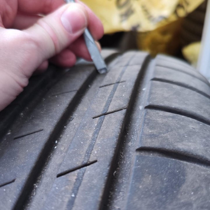 Goodyear Efficient Grip 215 45 r17