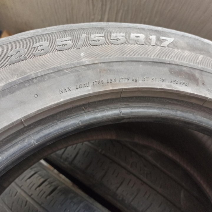 Комплект отличных шин почти даром 235/55 R17