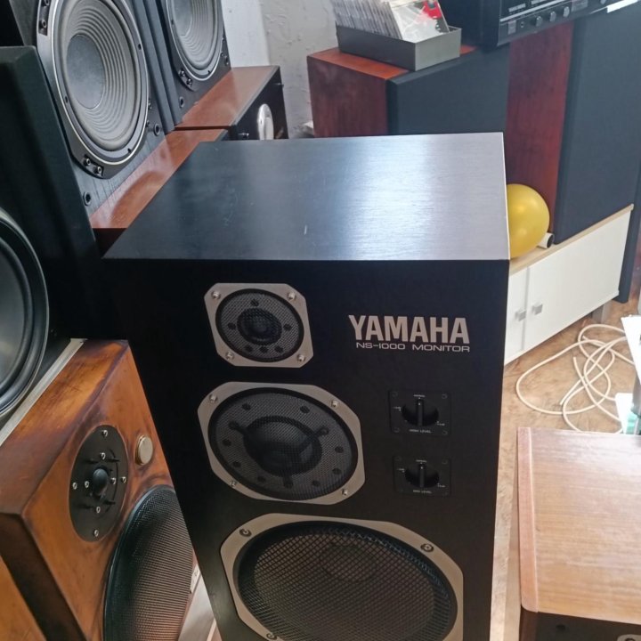 Yamaha ns 1000m+подставки