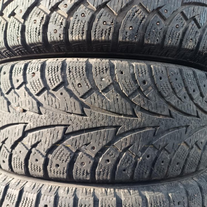 Hankook Winter i*Pike W409, 215/60/17