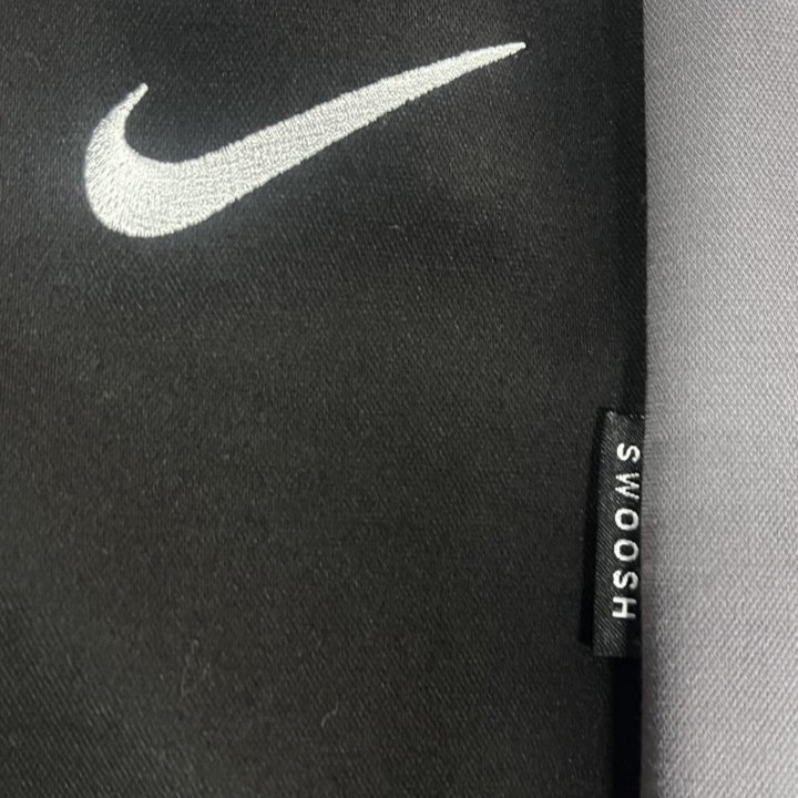 Спортивные штаны Nike swoosh