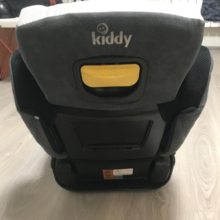 Детское кресло в автомобиль Kiddy comfort pro.