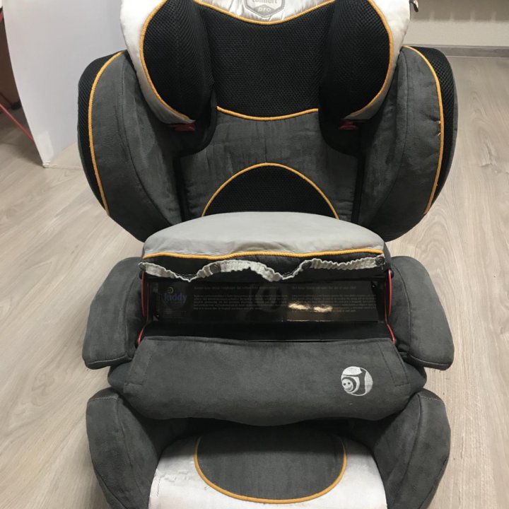 Детское кресло в автомобиль Kiddy comfort pro.