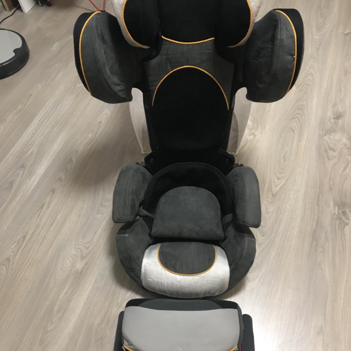 Детское кресло в автомобиль Kiddy comfort pro.