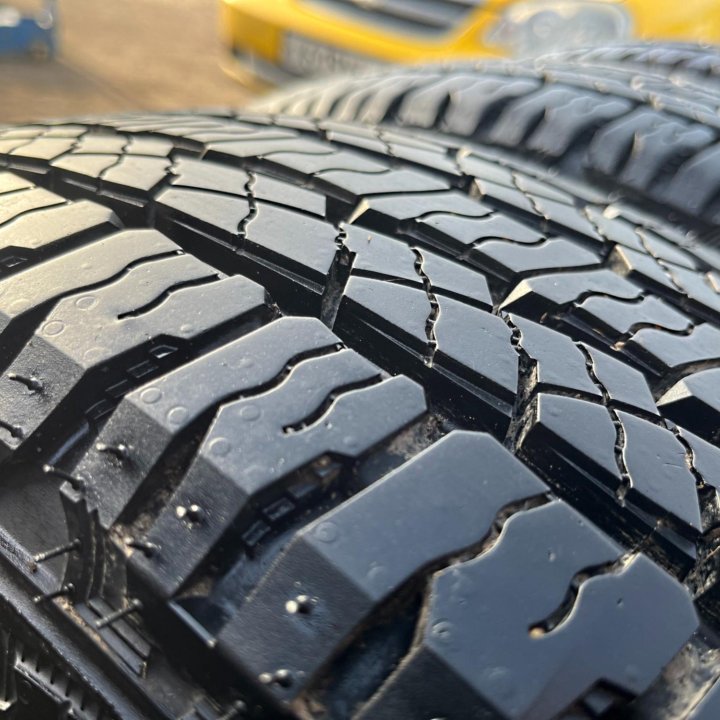 Лето Roadstone Roadian AT 4X4 RA7 205/70 R15 96T