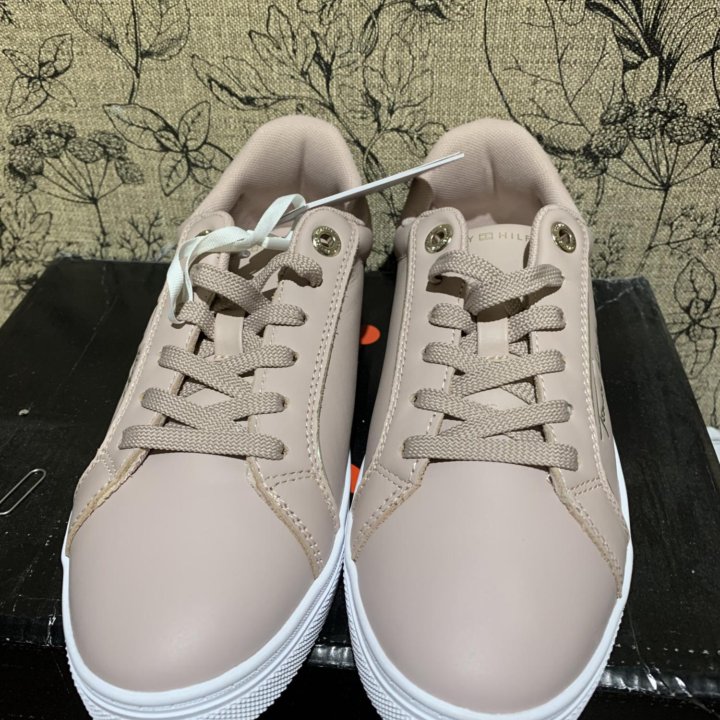 Кожаные кеды