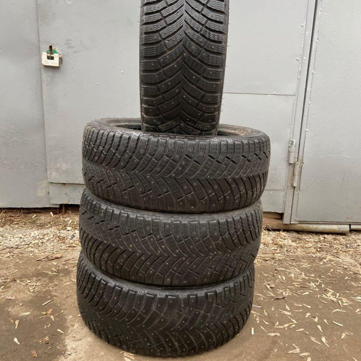 Michelin X-ice North 4 245/45/19