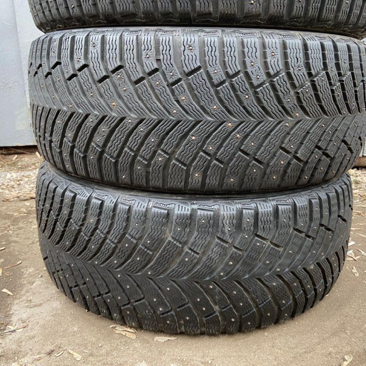 Michelin X-ice North 4 245/45/19