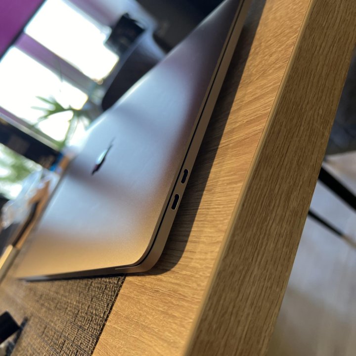 MacBook Pro 13 512ГБ (2020)