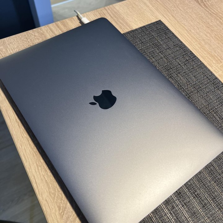 MacBook Pro 13 512ГБ (2020)