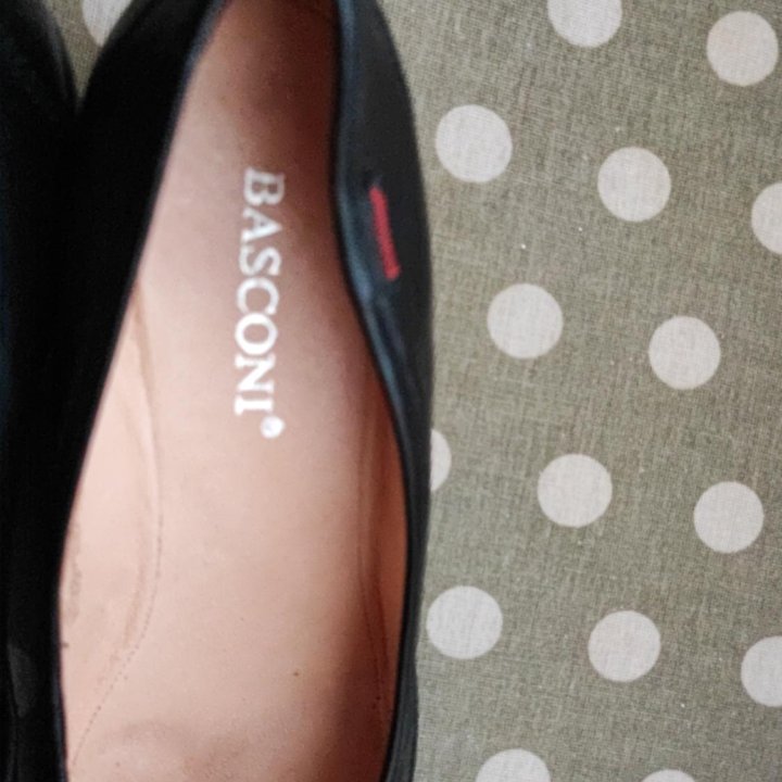 Туфли ( кожа ) бренд Basconi р. 39.