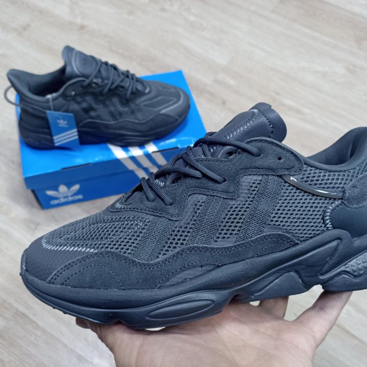 Кроссовки adidas ozweego