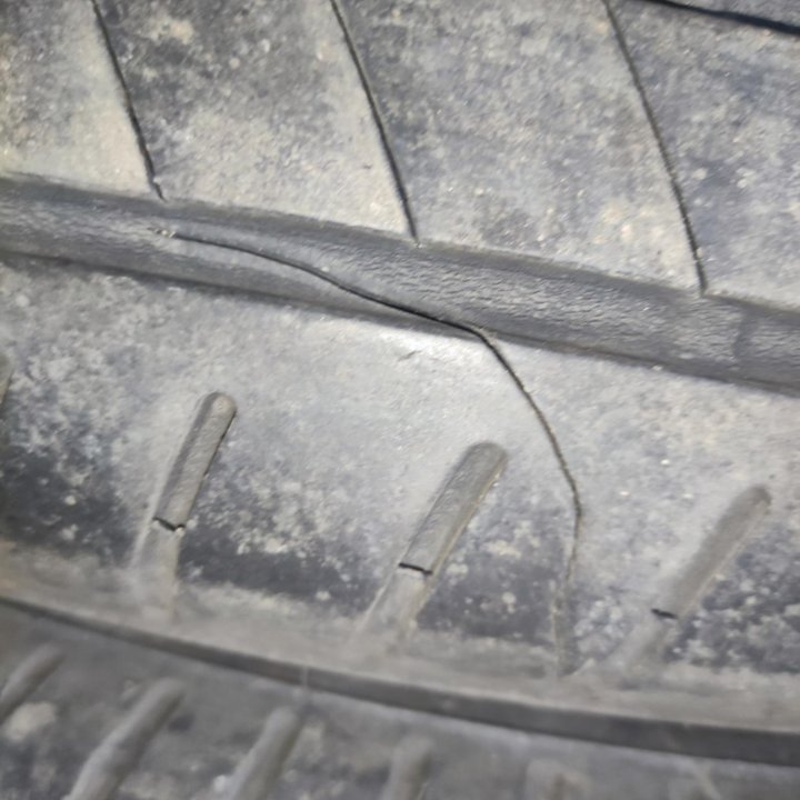 Шины лето Bridgestone 245/50 19R