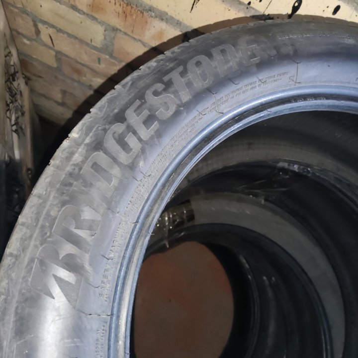 Шины лето Bridgestone 245/50 19R